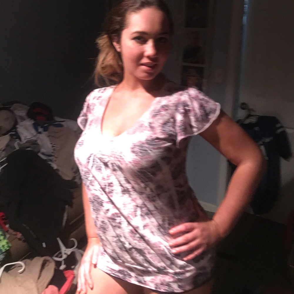 Fitted stretched flower teeshirt